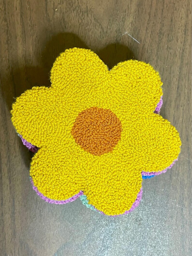 Flower Mug Rug | Punch Needle Coaster | Daisy Desk Accessory | College Dorm Decor